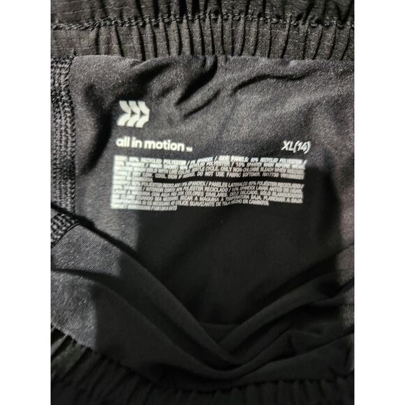 All in Motion Girl's shorts - Picture 3 of 3